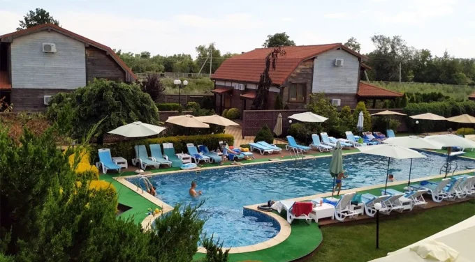 Готельно-ресторанний комплекс Липовий рай