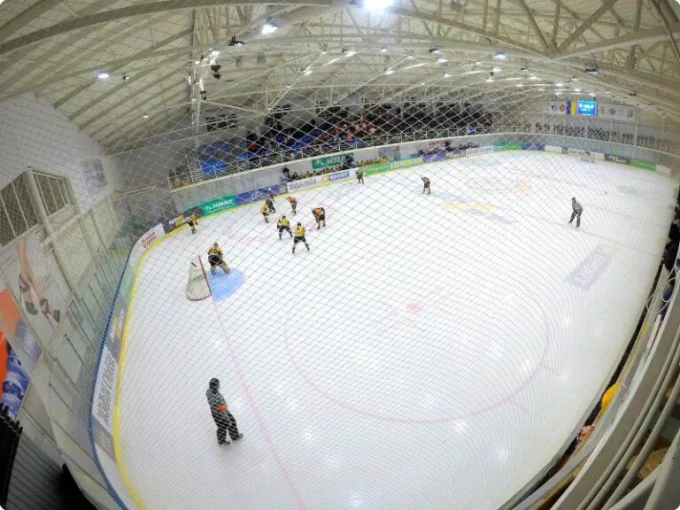 Льодова арена «Айсберг» у Кременчуці
