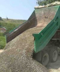 Доставка песка и щебня