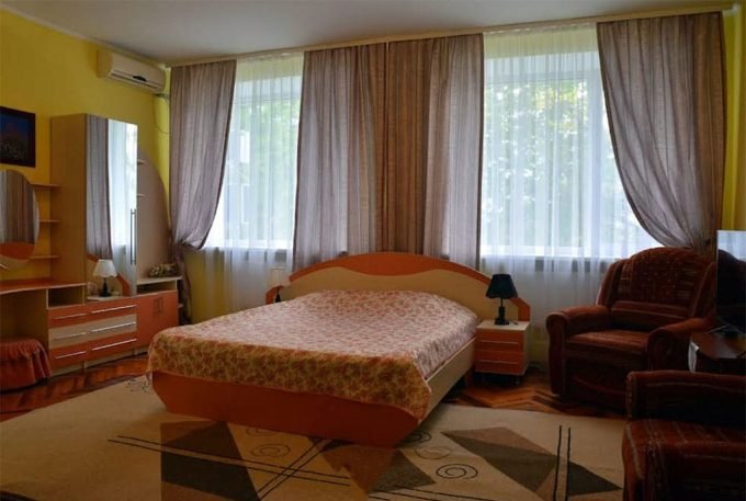 Готельно-ресторанний комплекс 