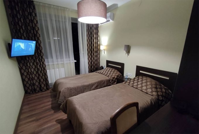 Готель Кремінь