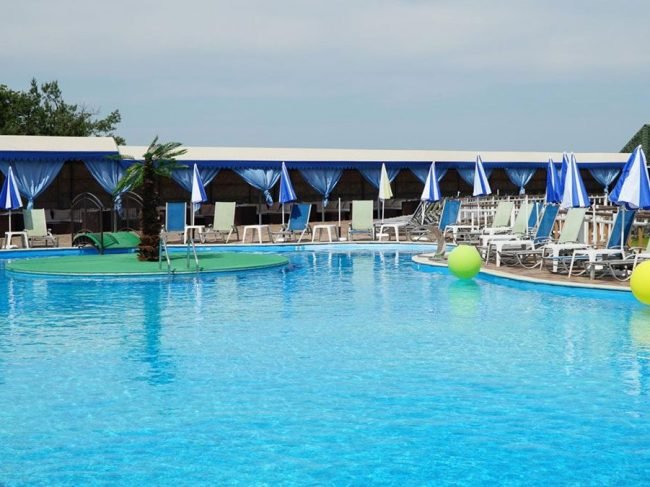 Басейни в готеле ПОТОКИ ХАУС