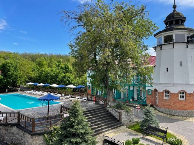 Бази відпочинку Маяк біля Кременчука