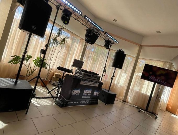 Готель та ресторан на Дніпрі 