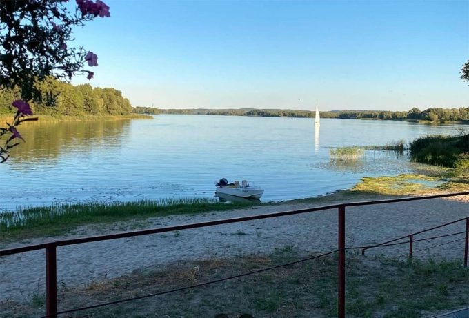 Готель та ресторан на Дніпрі 