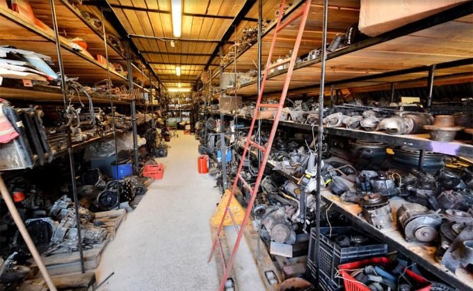 Автобутик - автозапчастини, шини, диски, разборка