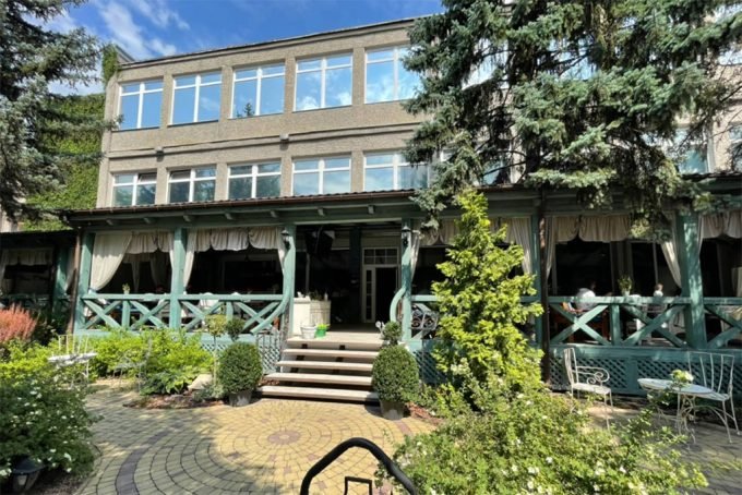 Готель Кремінь