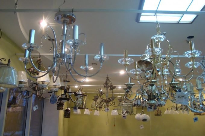 Салон Палітра - шпалери та люстри