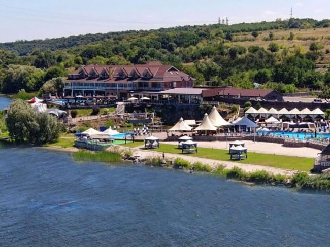 Потоки Хауз — 3-зірковий готель, база отдыха