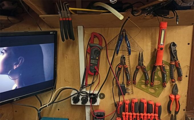 Ремонт побутової техники та електроніки. Заточка ножів.