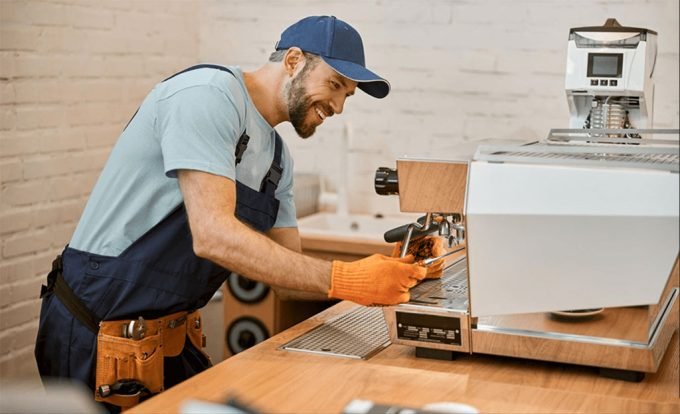 Комплексне обслуговування кавових машин: від чистки до ремонту