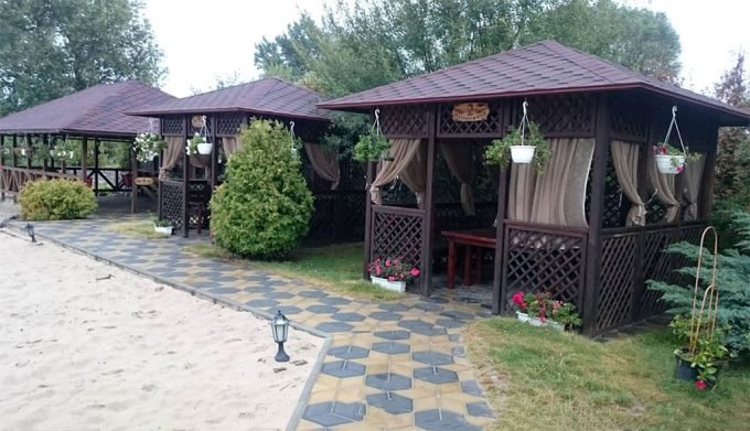 Готель та ресторан на Дніпрі 