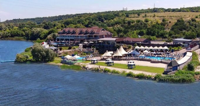 Потоки Хауз — 3-зірковий готель, база отдыха