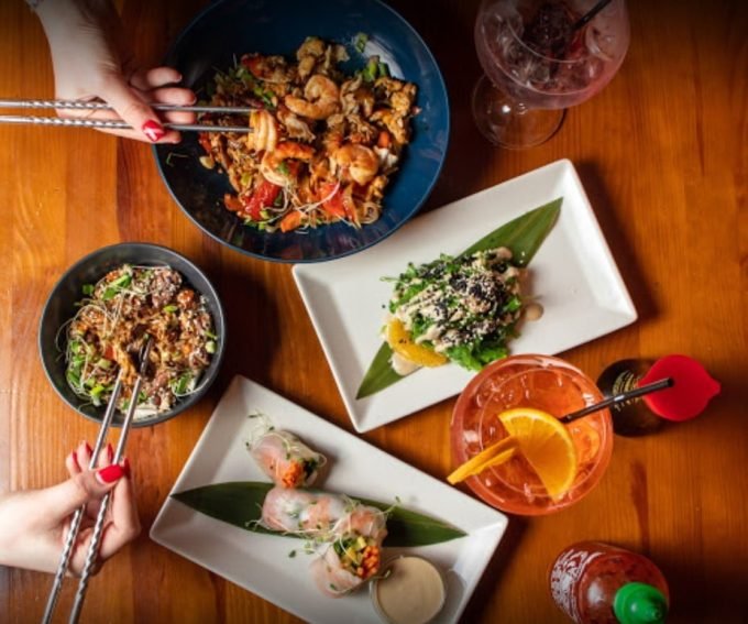 Азійське кафе Dao Noodle Bar